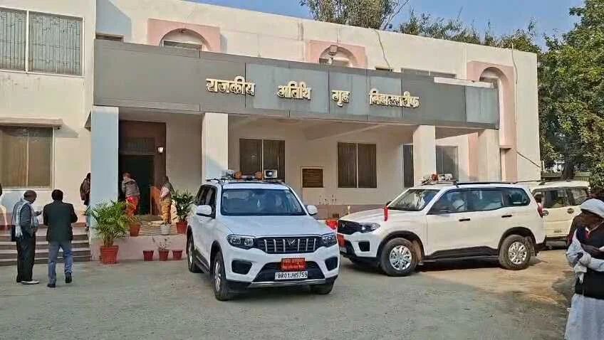 नालंदा: अनूसूचित जाति आयोग की बैठक पर सियाशी घमासान, सांसद कौशलेंद्र कुमार और आयोग के सदस्य आमने-सामने 1