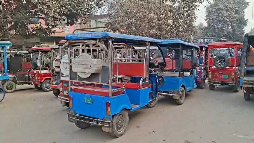 सड़क सुरक्षा पर सरकार का बड़ा फैसला: नेशनल और स्टेट हाईवे पर ई-रिक्शा के चलने पर लगी रोक 2