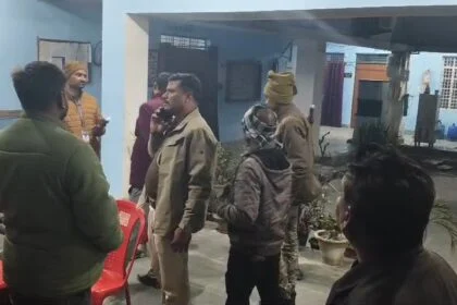 समस्तीपुर: प्राचार्य की 'गुंडागर्दी' या कर्मी की साजिश, पेपर वेट मारकर कर्मचारी का सिर फोड़ने का आरोप 51