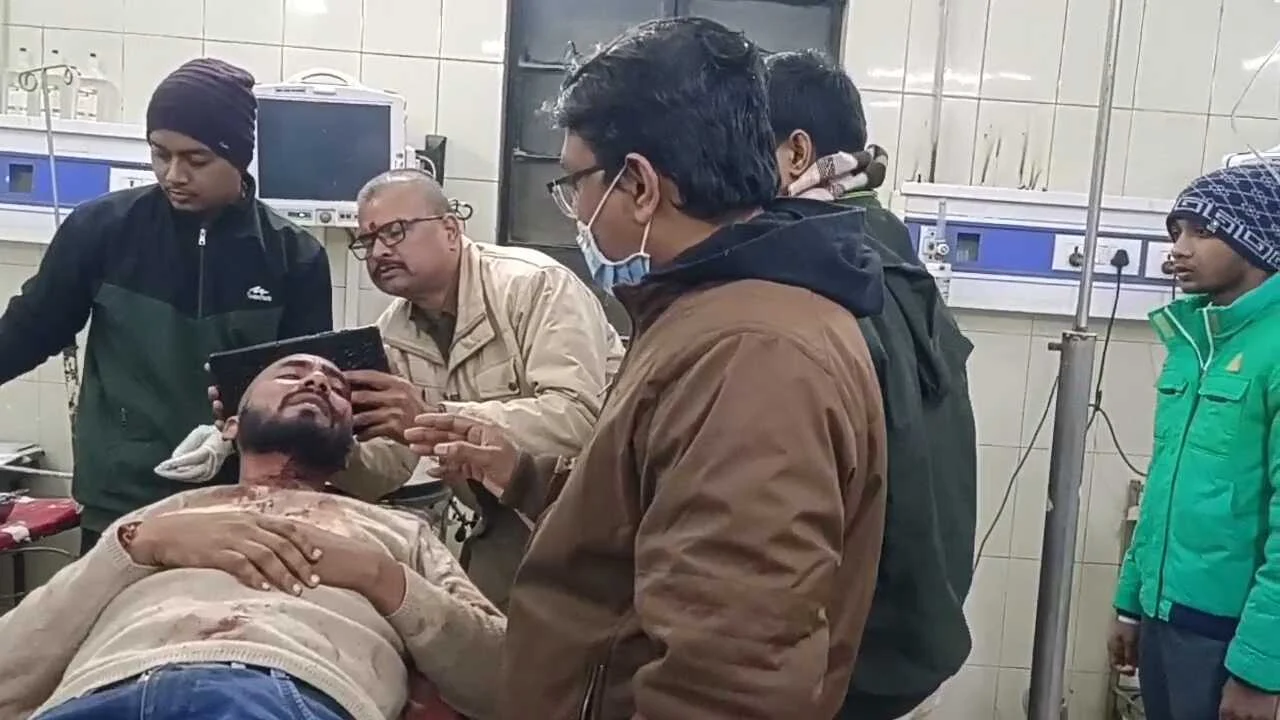 समस्तीपुर: प्राचार्य की 'गुंडागर्दी' या कर्मी की साजिश, पेपर वेट मारकर कर्मचारी का सिर फोड़ने का आरोप 2