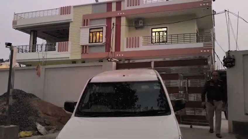 समस्तीपुर: पूर्व BJP जिला प्रवक्ता के घर हरियाणा STF की छापेमारी, रुपया डबल करने के खेल में फंसे पूर्व नेता 4