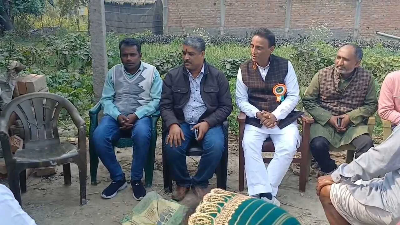 समस्तीपुर: उजियारपुर में शॉर्ट सर्किट से घर और दुकान में भीषण आग, सिलेंडर ब्लास्ट से 10 लाख की संपत्ति खाक 5