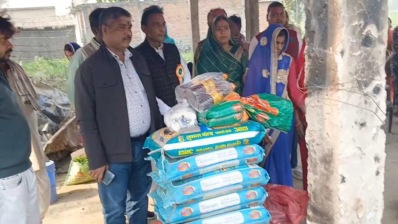 समस्तीपुर: उजियारपुर में शॉर्ट सर्किट से घर और दुकान में भीषण आग, सिलेंडर ब्लास्ट से 10 लाख की संपत्ति खाक 2