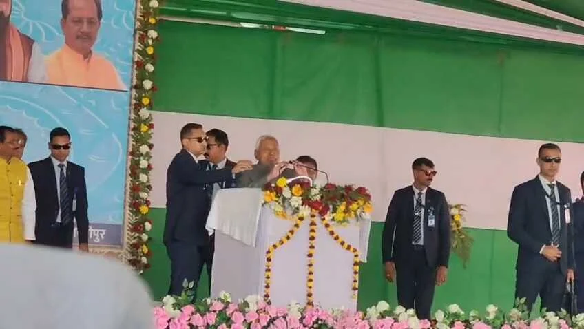 समृद्धि यात्रा के दौरान समस्तीपुर में मुख्यमंत्री नीतीश कुमार ने दी 827 करोड़ की योजनाओं की सौगात 5