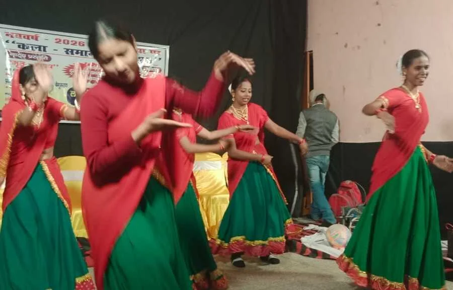 मैदा बभनगामा में कला समागम: जट-जटिन और कजरी की प्रस्तुति ने मोहा मन, नाटकों के जरिए कुरीतियों पर प्रहार 9