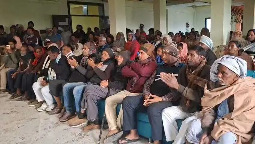 नालंदा के मघड़ा गांव से श्रवण कुमार का सियासी हमला, बोले तेजस्वी यादव को जनता ने नकारा इसीलिए मात्र 25 सीटों पर सिमट गए तेजस्वी, विदेश में पश्चाताप करने गए थे तेजस्वी 3