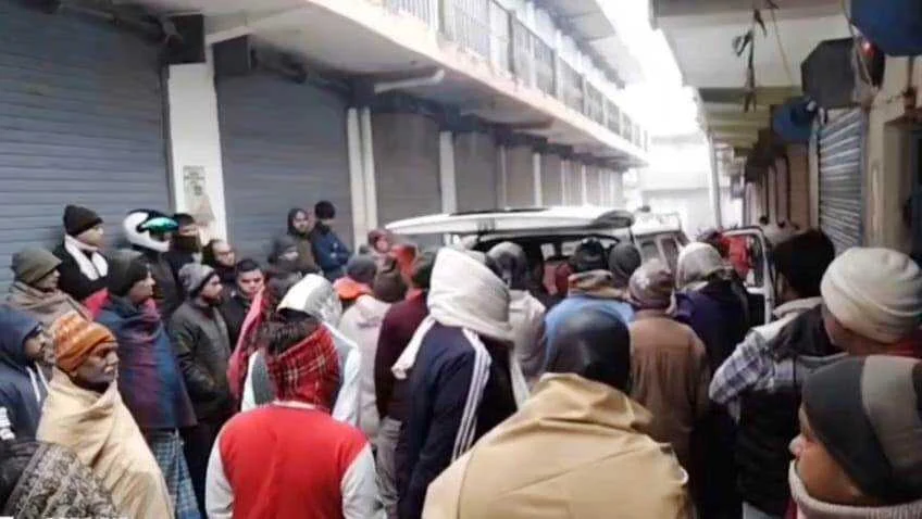 नेपाल सड़क हादसा: पोस्टमार्टम के बाद बेगूसराय के बलिया पहुंचे तीनों दोस्तों के शव, परिजनों में मचा कोहराम 3