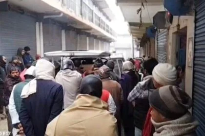 नेपाल सड़क हादसा: पोस्टमार्टम के बाद बेगूसराय के बलिया पहुंचे तीनों दोस्तों के शव, परिजनों में मचा कोहराम 31