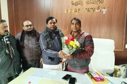 समस्तीपुर के ताजपुर में BDO को नए साल की बधाई दे शिक्षकों ने मांगी प्रोन्नति, मिला आश्वासन 23