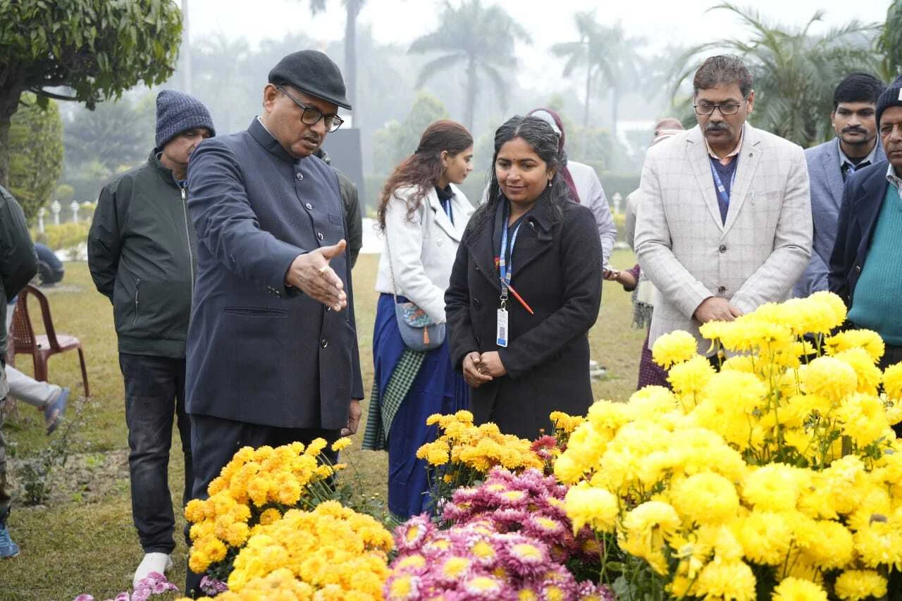 पूसा कृषि विश्वविद्यालय में 'गुलदाउदी फील्ड डे' का भव्य आयोजन; 150 से अधिक किस्मों का लगा जमावड़ा 2