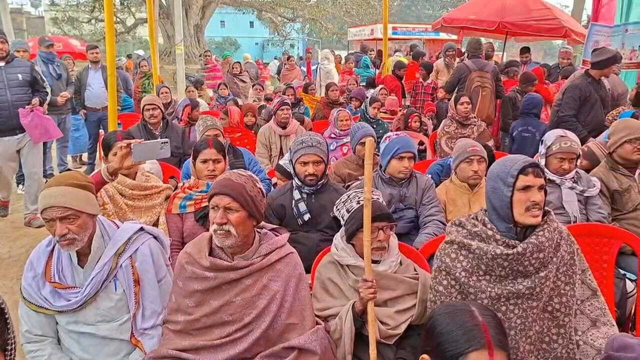 नालंदा: रहूई प्रखंड के इतासंग पंचायत मे सरकारी सेवा आपके द्वार के तहत डाक चौपाल कार्यक्रम का किया गया आयोजन, डाक अधीक्षक ने किया उद्घाटन 2