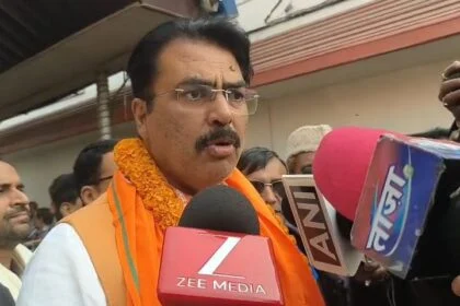 बेगूसराय में भाजपा प्रदेश अध्यक्ष संजय सरावगी ने विद्यार्थी परिषद के साथ की बैठक, कार्यकर्ताओं को दिया जीत का मंत्र 22