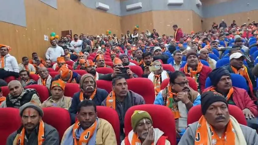 बेगूसराय में विपक्ष पर बरसे भाजपा नेता, संजय सरावगी ने तेजस्वी को घेरा, तो गिरिराज सिंह ने कहा- ‘लालू-तेजस्वी बने मौनी बाबा 3