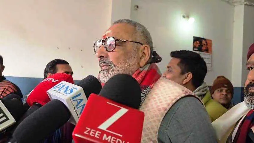 सुवेंदु अधिकारी पर हमले को लेकर गिरिराज सिंह का ममता सरकार पर तीखा हमला, बोले– बंगाल में लोकतंत्र और आतंकी सरकार के बीच लड़ाई 1