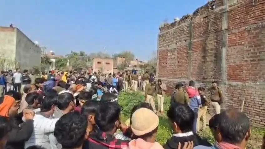 नालंदा मे बंद बोरे मे मिला युवक का शव, गला रेतकर हुई युवक की हत्या, घटना के पीछे प्रेम प्रसंग या पैसे लेन देन का विवाद की आशंका 1