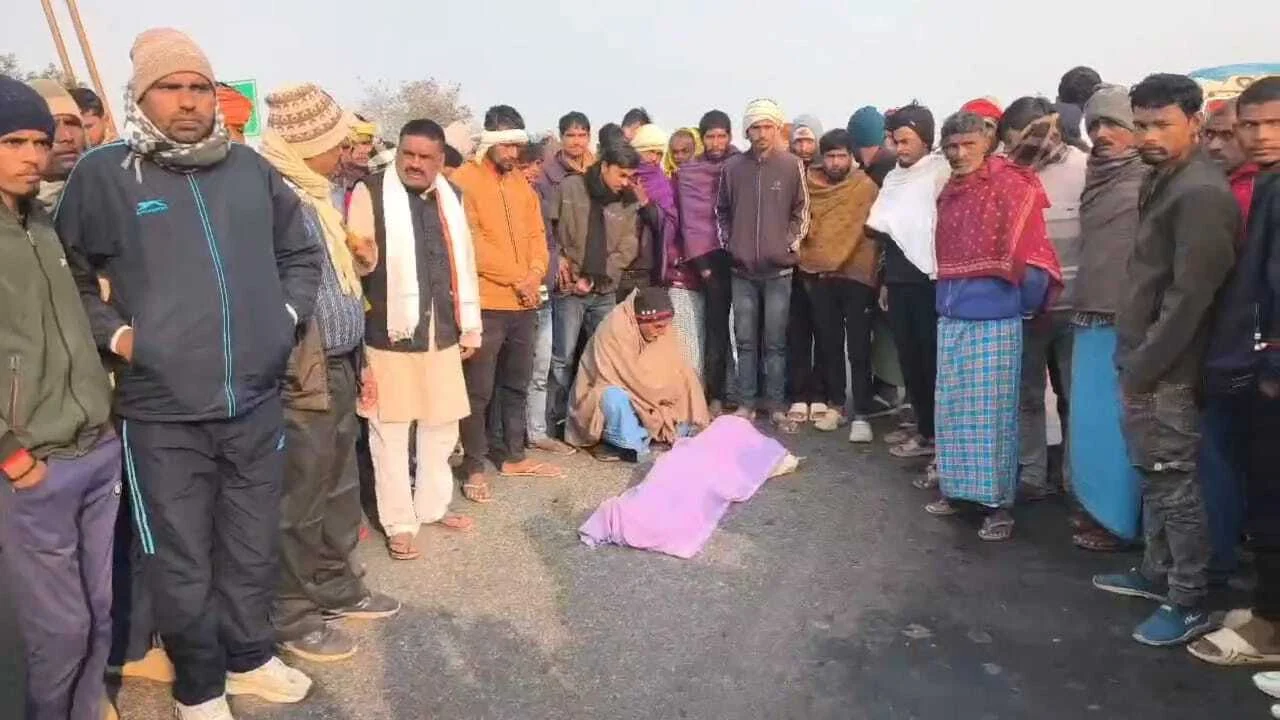 नालंदा:शाम से गायब बालक का शव बरामद, गले में रस्सी से दबाकर कर की गई हत्या,आक्रोशित ग्रामीणों ने किया सड़क जाम 2