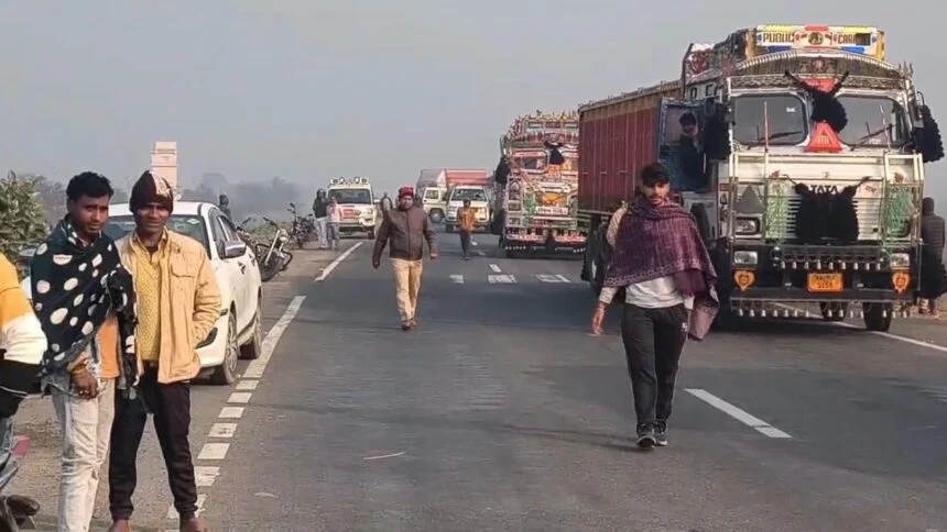 नालंदा:शाम से गायब बालक का शव बरामद, गले में रस्सी से दबाकर कर की गई हत्या,आक्रोशित ग्रामीणों ने किया सड़क जाम 1