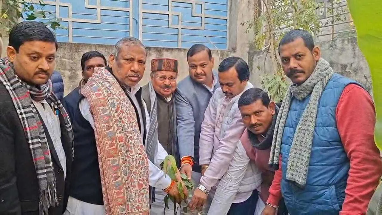 नालंदा: जदयू सांसद कौशलेंद्र कुमार ने कार्यकर्ताओं संग मनाया 67वां जन्मदिन, आरसीपी सिंह के जेडीयू मे शामिल होने और मराठी हिंदी भाषा विवाद पर रखी स्पष्ट राय 2