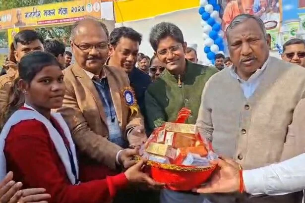 राजगीर से उठा सियासी संकेत, तेज प्रताप को एनडीए में आने का न्योता, क्या बदलने वाली है बिहार की राजनीति? राजद की हार के बाद एनडीए का दांव, तेज प्रताप यादव पर खुला संदेश 3