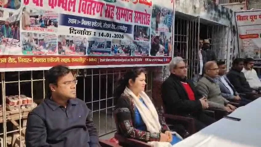 समस्तीपुर: बिहार यूथ फेडरेशन ने 300 से अधिक जरूरतमंदों के बीच किया कंबल वितरण 2