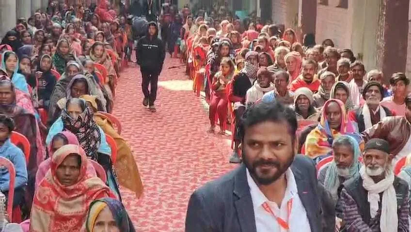 समस्तीपुर: बिहार यूथ फेडरेशन ने 300 से अधिक जरूरतमंदों के बीच किया कंबल वितरण 3