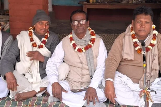 बछवाड़ा के रसीदपुर में दो दिवसीय प्रदेश स्तरीय कबीर पंथ संत सम्मेलन शुरू, आध्यात्मिक भजनों से गूंजा राम कबीर मठ 1