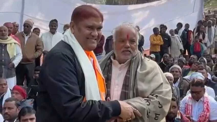 बिहार शरीफ में दही चूड़ा भोज के बहाने आरजेडी पर बरसे भाजपा विधायक डॉ. सुनील कुमार, भारत रत्न पर चुटकी लालू परिवार में बिखराव तय 1