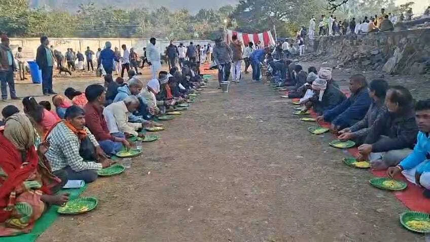 नववर्ष एवं मकर संक्रांति के मौके पर मंत्री श्रवण कुमार द्वारा कार्यकर्ता सम्मान सह वनभोज कार्यक्रम का किया गया आयोजन, हजारों कार्यकर्ताओं ने खिचड़ी चोखा का लिया आनंद 9