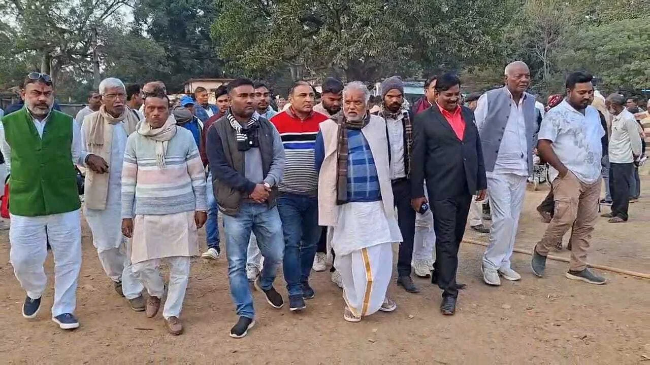 नववर्ष एवं मकर संक्रांति के मौके पर मंत्री श्रवण कुमार द्वारा कार्यकर्ता सम्मान सह वनभोज कार्यक्रम का किया गया आयोजन, हजारों कार्यकर्ताओं ने खिचड़ी चोखा का लिया आनंद 2