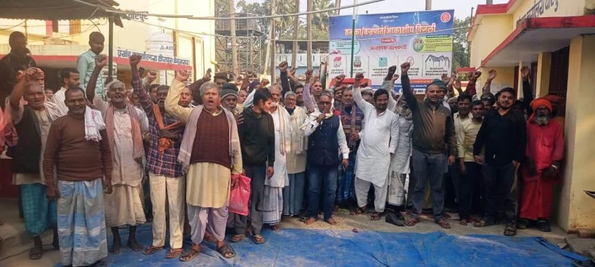 वीरपुर प्रखंड कार्यालय स्थानांतरण के विरोध में फूटा गुस्सा: 'प्रखंड बचाओ संघर्ष समिति' का एक दिवसीय धरना 1