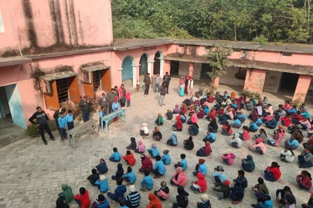 भगवानपुर 'सुरक्षित शनिवार' के तहत बच्चों ने सीखे भूकंप से बचाव के गुर, स्कूलों में हुआ मॉकड्रिल 3
