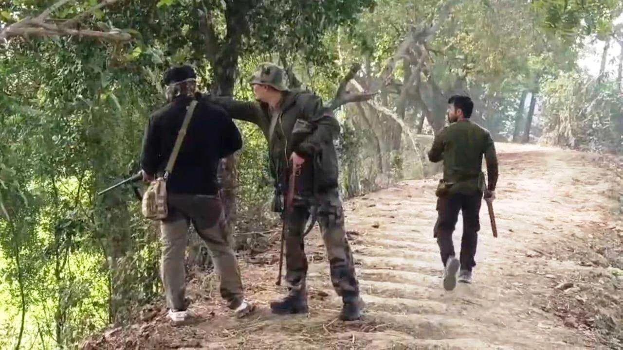 नालंदा में नीलगायों के आतंक पर प्रशासन का प्रहार: तीन शूटरों ने 8 नीलगायों को मार गिराया 9