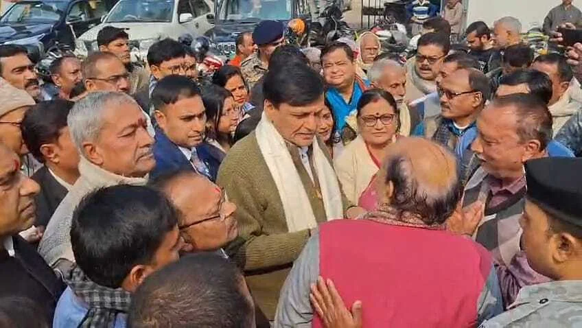 समस्तीपुर: मनरेगा के नाम और स्वरूप पर छिड़ा सियासी घमासान: कांग्रेस का हल्ला बोल, नित्यानंद राय का पलटवार 9