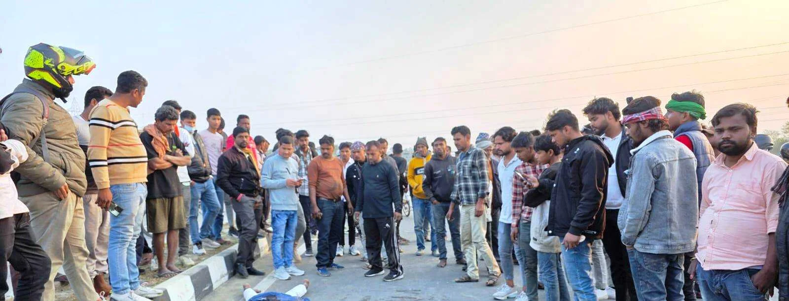  समस्तीपुर: फोरलेन पर रील बनाने के चक्कर में दो भाइयों की मौत, बैरियर से टकराई तेज रफ्तार बाइक 2