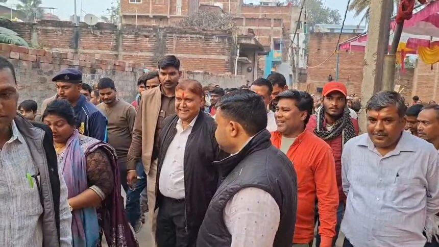 बिहार शरीफ में 1.96 करोड़ की लागत से महलपर में सड़क निर्माण शुरू, विधायक डॉ. सुनील कुमार ने किया शिलान्यास 1