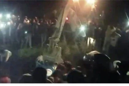 समस्तीपुर: विसर्जन कर लौट रहा ट्रैक्टर पलटा, दबने से दो की दर्दनाक मौत, दो गंभीर रूप से जख्मी 10