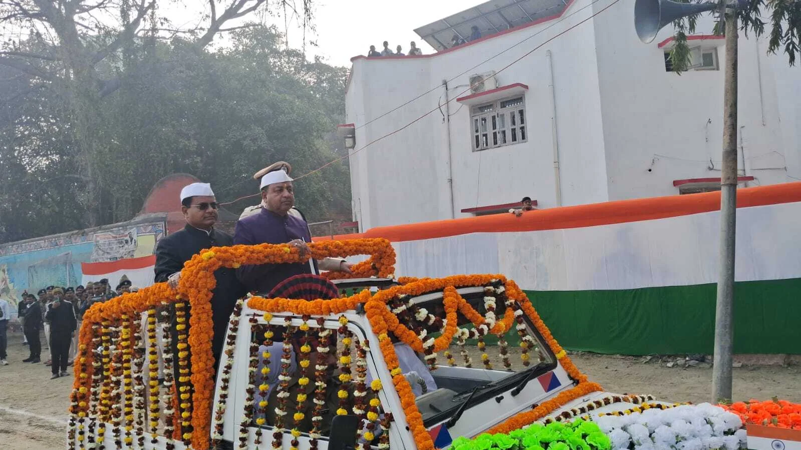 बेगूसराय में प्रभारी मंत्री अरुण कुमार ने गांधी स्टेडियम में फहराया तिरंगा, कहा- 'विकास की नई ऊंचाइयों को छू रहा है जिला' 2