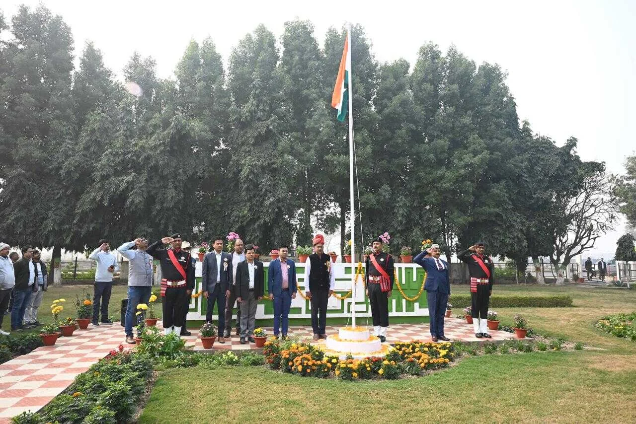 हर्ल बरौनी इकाई पिछले तिमाही में सबसे ज्यादा उत्पादन के साथ साथ ऊर्जा दक्षता के लक्ष्य को प्राप्त करने में सफल रहा है - नितिन सक्सेना 2