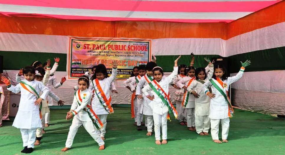 संत पॉल पब्लिक स्कूल, तेघड़ा में हर्षोल्लास के साथ मनाया गया 77वां गणतंत्र दिवस 3