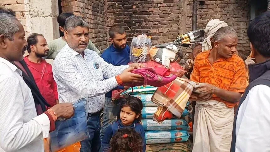 मानवता की मिसाल: सिलेंडर ब्लास्ट पीड़ितों की मदद के लिए आगे आए समाजसेवी राजू सहनी, दिया 6 महीने का राशन 1