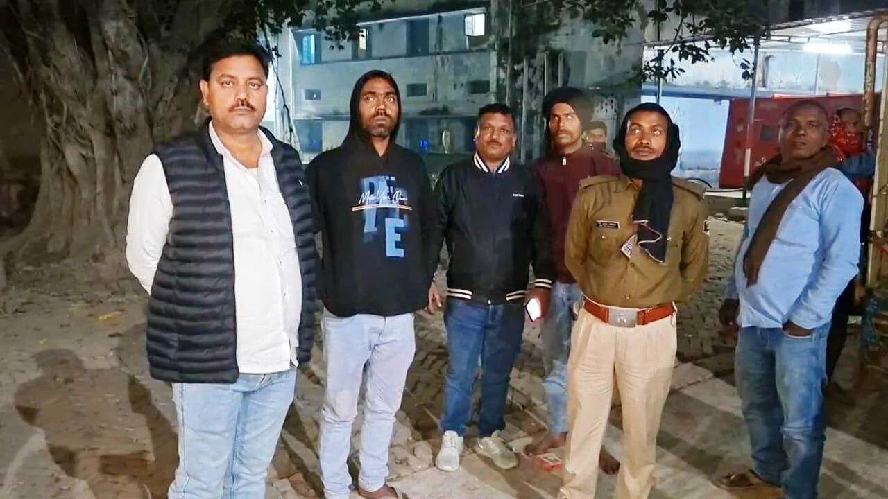 नालंदा: सरमेरा बिहटा मोकामा रोड मे हुआ भीषण सडक हादसा, ट्रक ने मोटरसाइकिल मे मारी ठोंकर, दो की मौत, दो लोग गंभीर रूप से जख़्मी 4