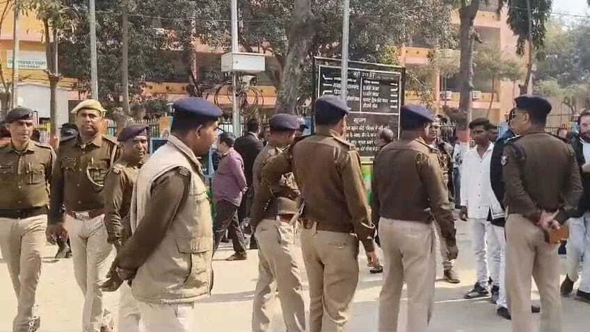 बेगूसराय व्यवहार न्यायालय को बम से उड़ाने की धमकी, ई-मेल मिलते ही कोर्ट परिसर में मचा हड़कंप 5