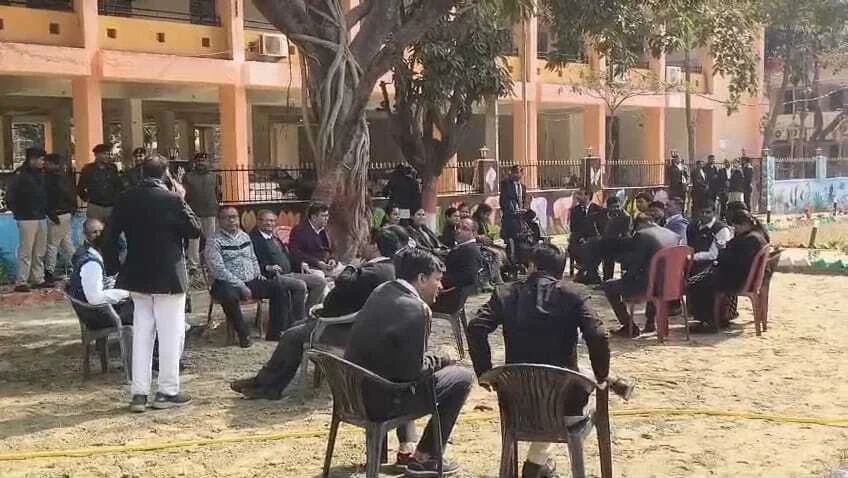 बेगूसराय व्यवहार न्यायालय को बम से उड़ाने की धमकी, ई-मेल मिलते ही कोर्ट परिसर में मचा हड़कंप 3