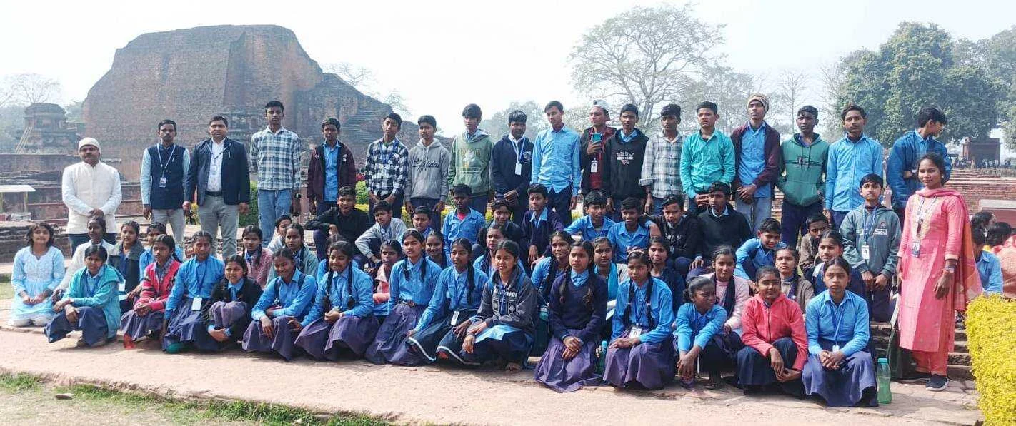 शैक्षणिक परिभ्रमण: ऐतिहासिक स्थलों की सैर कर लौटे महेशपुर कन्या विद्यालय के छात्र, आंखों से देखी नालंदा और राजगीर की विरासत 2