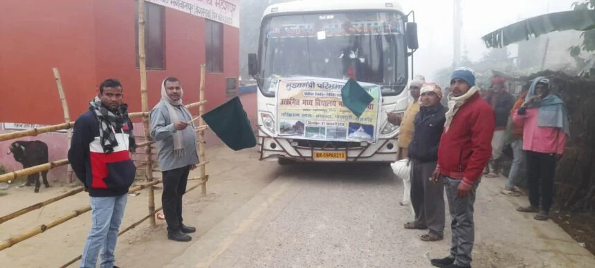 शैक्षणिक परिभ्रमण: ऐतिहासिक स्थलों की सैर कर लौटे महेशपुर कन्या विद्यालय के छात्र, आंखों से देखी नालंदा और राजगीर की विरासत 1