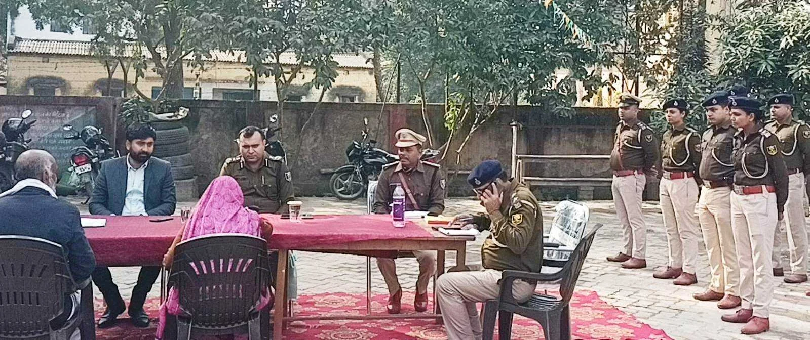 भगवानपुर थाना में जुटी फरियादियों की भीड़; एसपी की मौजूदगी में 10 भूमि विवादों का ऑन-द-स्पॉट निपटारा 2