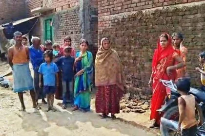 नालंदा में पुलिसिया तांडव ! छापेमारी के नाम पर महिलाओं से मारपीट, वीडियो वायरल 25