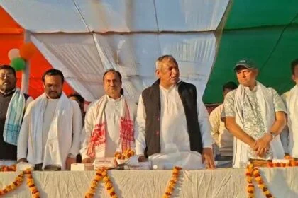 समस्तीपुर में 'पकड़ौआ विवाह': युवक को नशा पिलाकर बेहोशी की हालत में कराई जबरन शादी, वीडियो हो रहा है वायरल 31