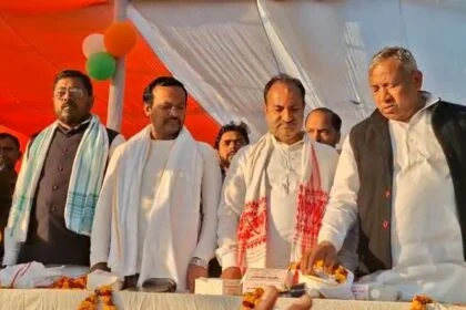 बेगूसराय: मुंगेर पुल के पास तेज रफ्तार ट्रक का कहर, सड़क पार कर रहे दूसरे ट्रक चालक को कुचला, मौके पर ही मौत 19