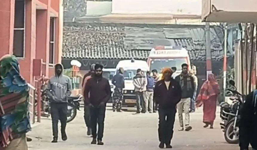 बेगूसराय: मुंगेर पुल के पास तेज रफ्तार ट्रक का कहर, सड़क पार कर रहे दूसरे ट्रक चालक को कुचला, मौके पर ही मौत 1